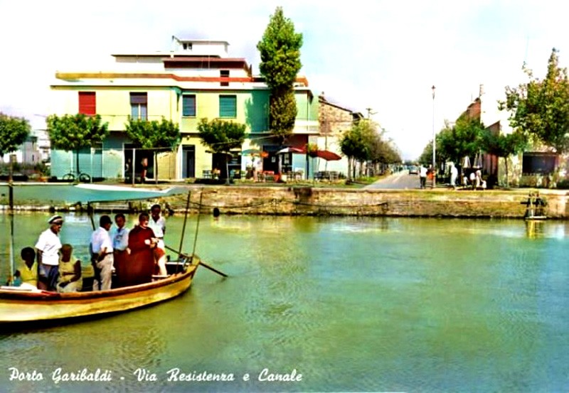 281) Anni '50 Porto Garibaldi (FE) - Mi sembra Don Fusini quel parroco..jpg