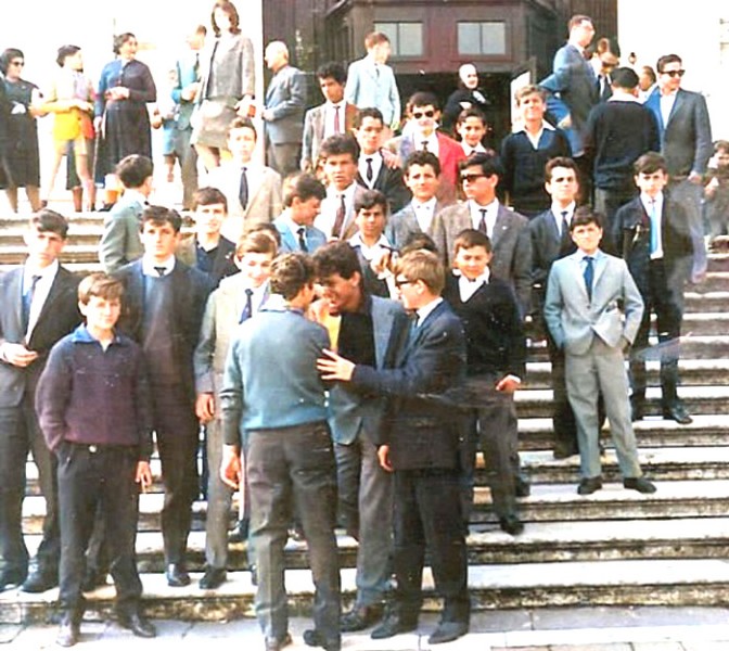 327) Venezia isola della giudecca eravamo un bel gruppo - anni '60..jpg