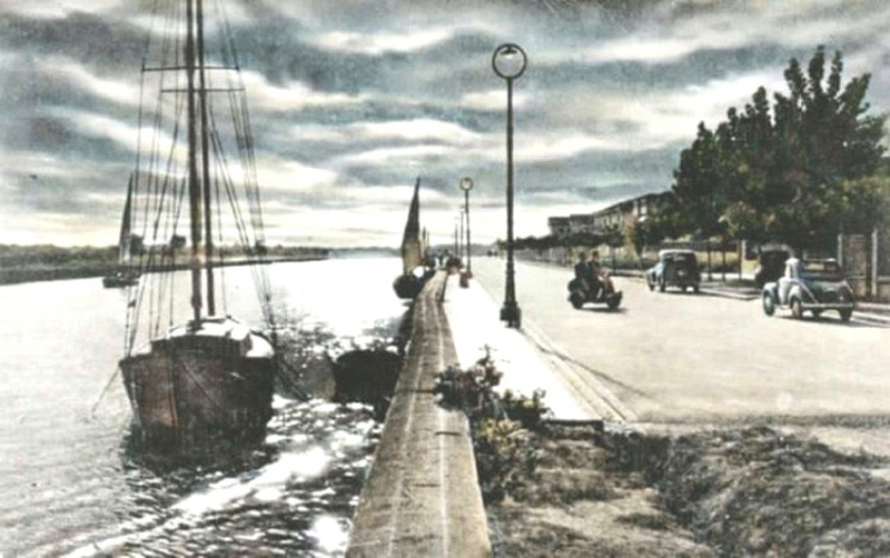 359) Porto Garibaldi in notturna primi anni '50..jpg