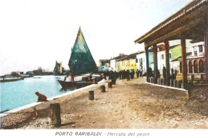 85) Porto Garibaldi - Mercato del pesce..jpg