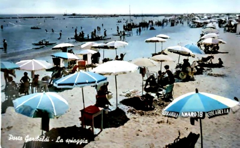 9) Estate 1956 la spiaggia di Porto Garibaldi.jpg