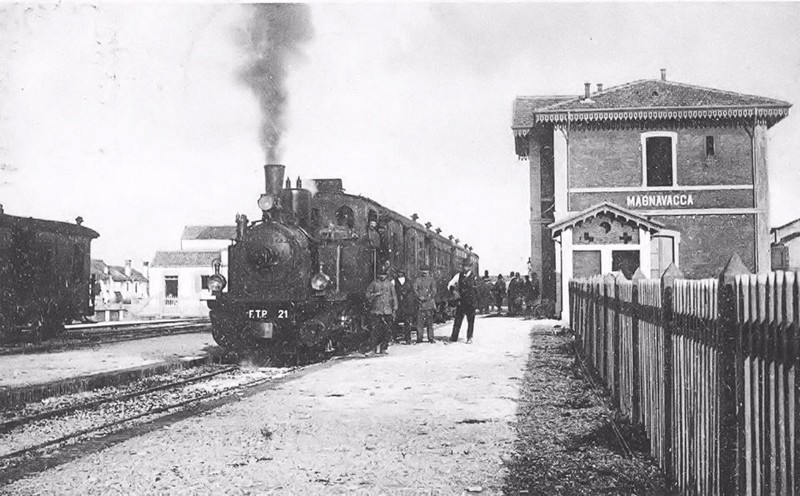 22-Porto Garibaldi - quando a Magnavacca arrivava il treno (1911-1931).jpg