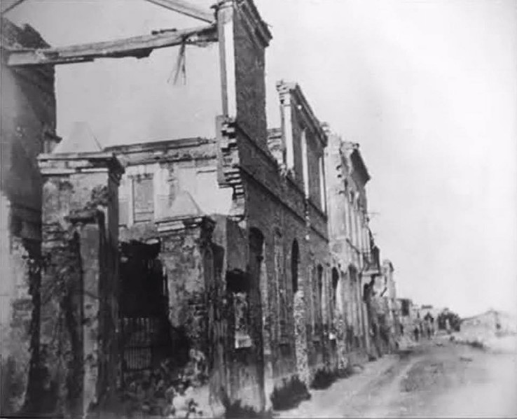 34-Porto Garibaldi -fronte molo dopo bombardamento anni '40..jpg