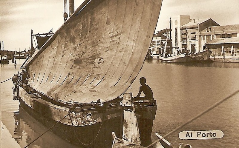 56-Porto canale Estensi-Garibaldi anni '50.jpg