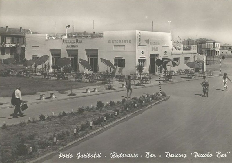 66a-PORTO GARIBALDI anni'50, PICCOLO BAR ....le origini !.jpg