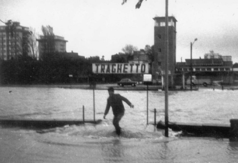 85a-Acqua alta a Porto Garibaldi 4 Novembre 1966.jpg