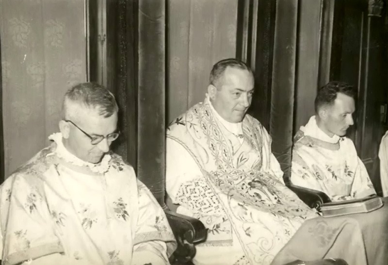 22-Don Evaristo, Don Giuseppe Argenta, Don Giuseppe Bortoluzzi nei 25 anni di sacerdozio di Don Evaristo, anno 1959.jpg