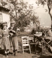 11) San Felice - Agosto 1964, con Gino Maorin e me mare Rita.jpg