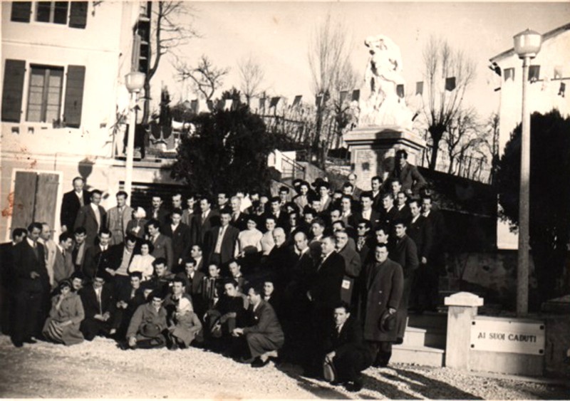 38c-Piazza di San Gregorio, monumento ai caduti..jpg