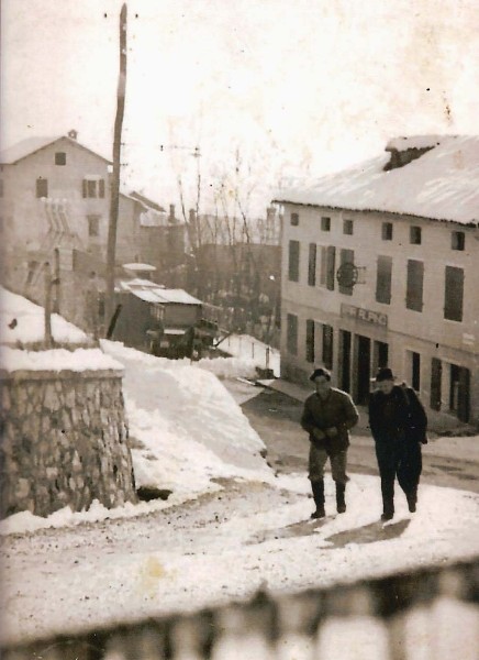 46 - San Gregorio dopo una bella nevicata anni '50.jpg