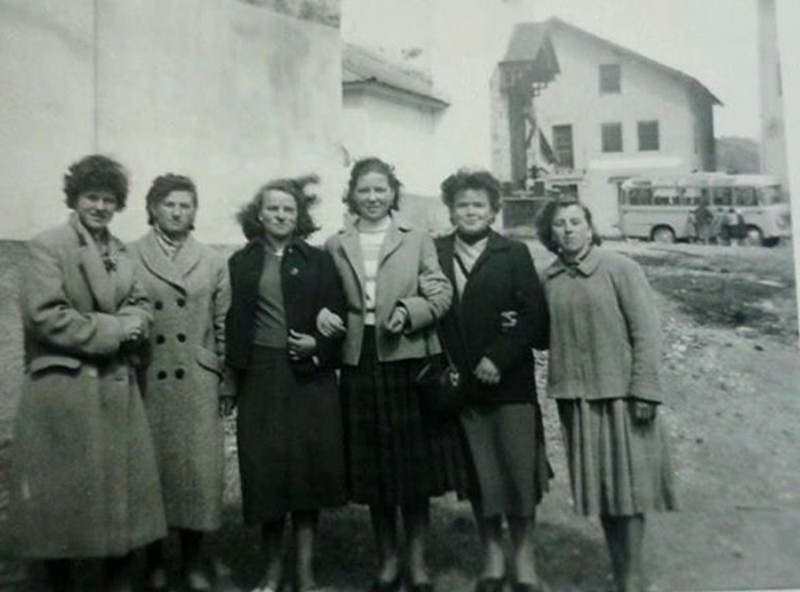 03d-Gita alla Madonna delle Grazie con corriera de Mognol, da ds Elena Roncen, Dina Centeleghe,Giustina Budel,Maria Grazia Roncada, Marisa Strazzabosco e Elena Budel, anni '60..jpg