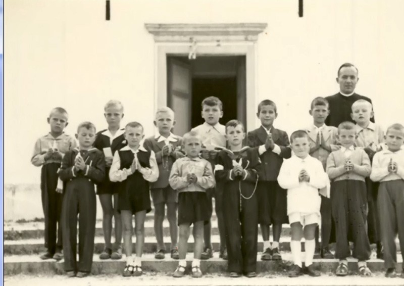 10-Foto di gruppo prima Comunione anno 1949.jpg