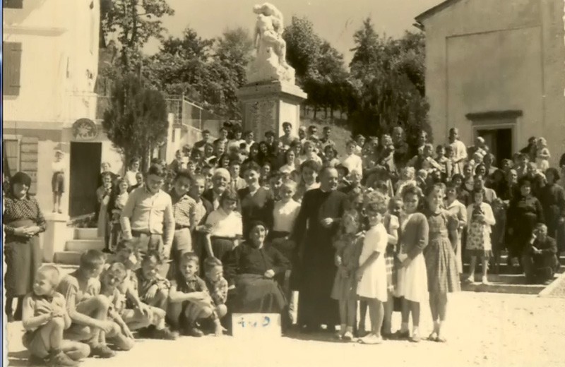 20-Rosa Cadorin (la Rosa Herika) festeggia i 100 anni a San Gregorio verso la fine degli anni '50.jpg