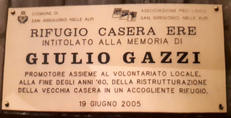 115-Una delle sue prime attività fu appunto la trasformazione della casera ERE in un moderno e accogliente rifugio..jpg