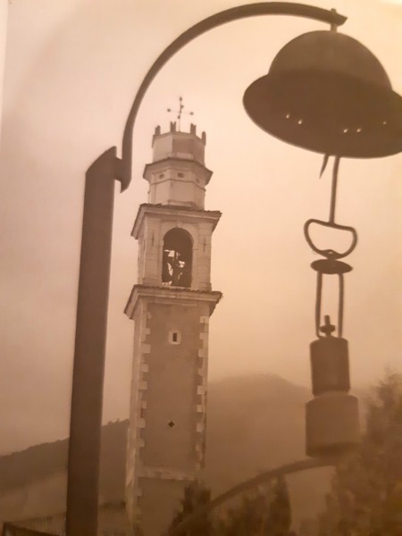 137-Siamo nel 1992 con la realizzazione del viale delle lampade spente, la strada del ricordo  del tempo dei sacrifici e del dolore e la commerazione dei caduti sul lavoro..jpg