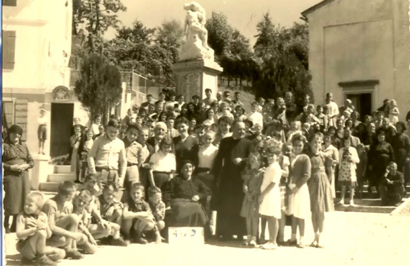 58--Rosa Cadorin (la Rosa Herika) festeggia i 100 anni a San Gregorio verso la fine degli anni '50.jpg