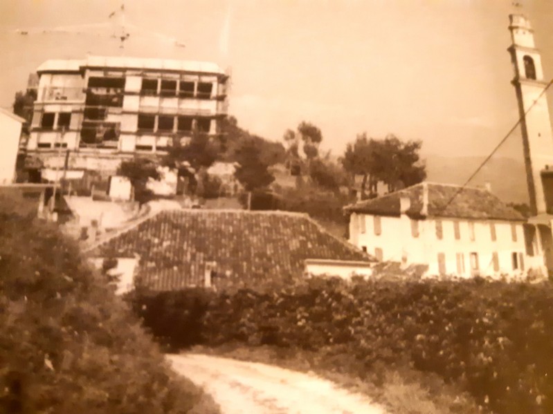 77-San Gregorio, si sta procedendo alla costruzione del nuovo Municipo che verrà inaugurato nel 1967.jpg