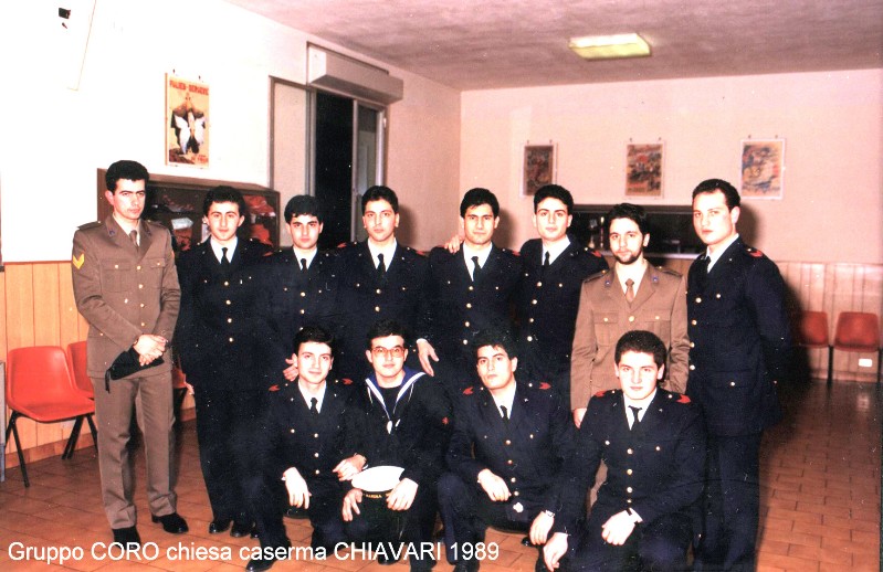 57) Gruppo coro Chiesa caserma di Stelmilit Chiavari anno 1989..jpg