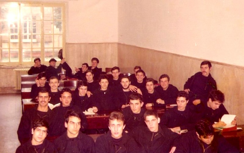 9a) Allievi segnalatori 6° 54 in aula studio di lampadino.jpg