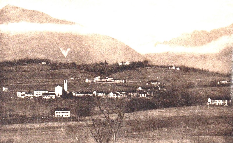 40a) Vellai di Feltre - Panorama. anno 1944..jpg