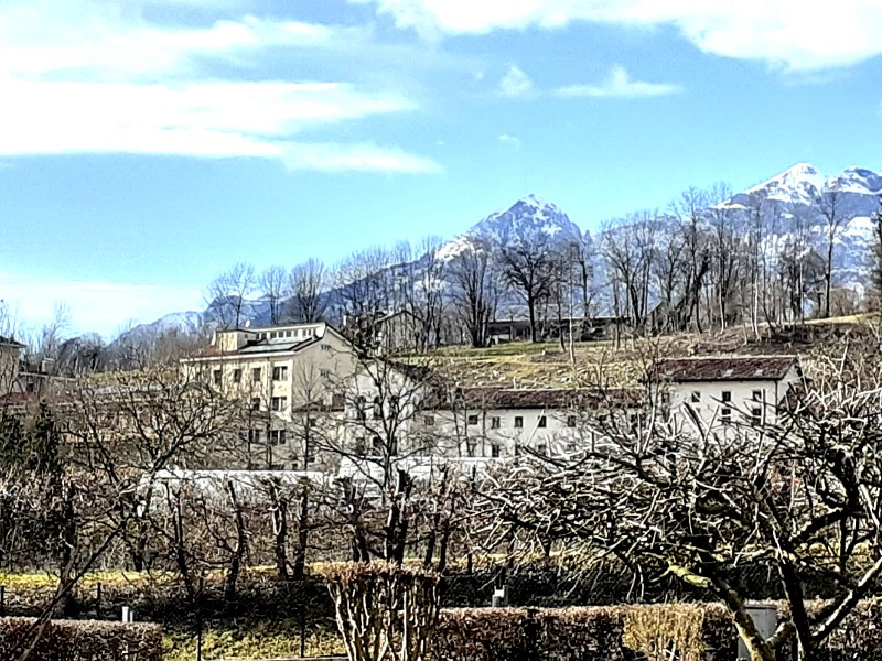 70) A 2 passi dai vecchi ricordi all'istituto Don Guanella a Vellai di Feltre (BL). Un giorno prima o poi ci ritroveremo tutti ex Allievi interni ed esterni. Io ci credo.jpg