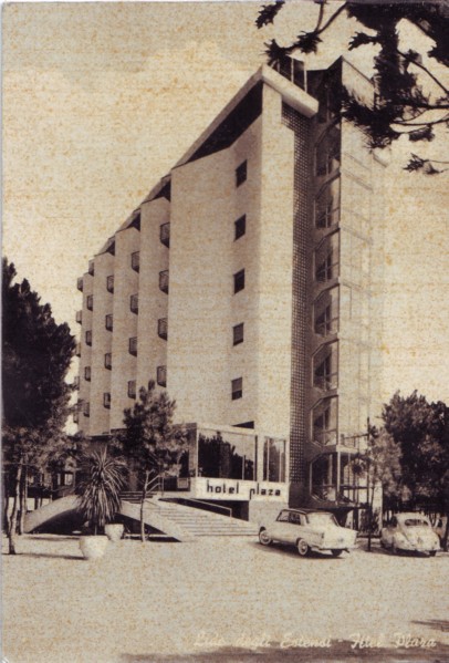 39-Hotel Plaza 1950.jpg