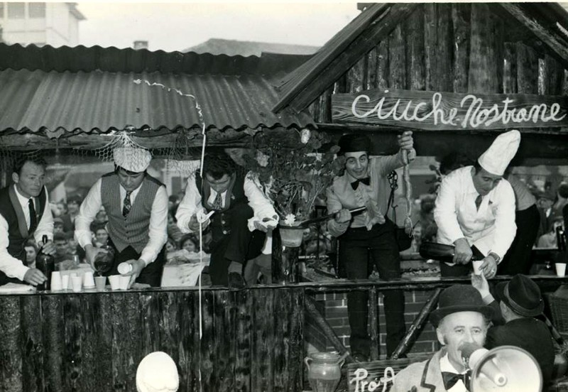 98-Carnevale di San Gregorio fine anni '70 con Aldo Vieceli e Dino Merlin.jpg