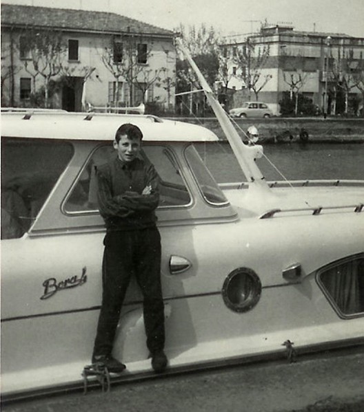 20c-Porto Garibaldi 1963. il sottoscritto a bordo dello Yatch Bora 4 facevamo le uscite in mare con il prof. Chianura.jpg