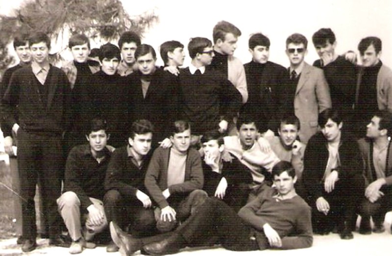 47-Hanno terminato la scuola nel 1967 F.Quero,SALANI ACHILLE,in ultima fila. Alcuni nomi sono PIREDDA, ARBA FRANCESCO, LOREGGIOLA, GUERRIERI, OCCHIALI, DI LELLO..jpg