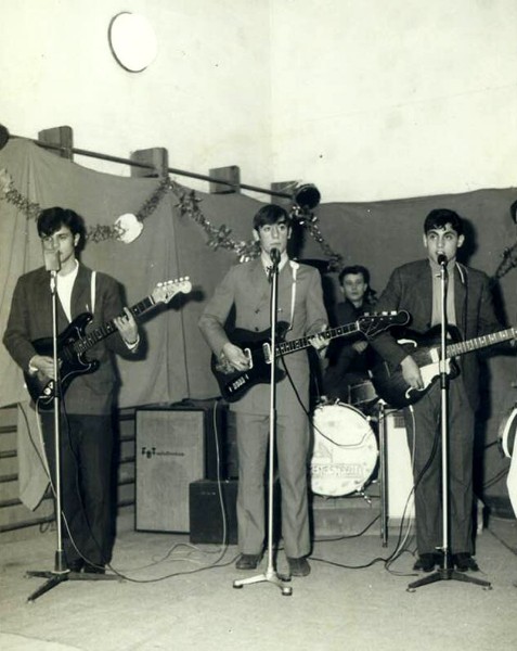 53- Orchestrina I Menestrelli - Palestra della scuola marinara di Porto Garibaldi, anno 1968.jpg