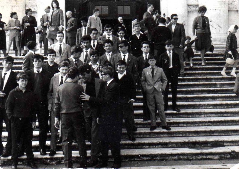 91b-Venezia isola della giudecca eravamo un bel gruppo - anni '60..jpg