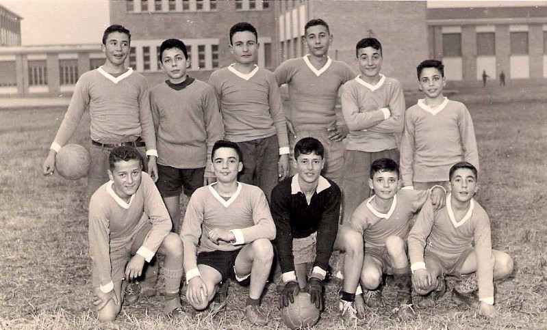 216a-Ai tuoi saluti mi aggiungo anch'io, che ero invece nel 1954 -57 e per l'occasione vorrei dare un contributo ai nostagici, allegando qualche foto.jpg