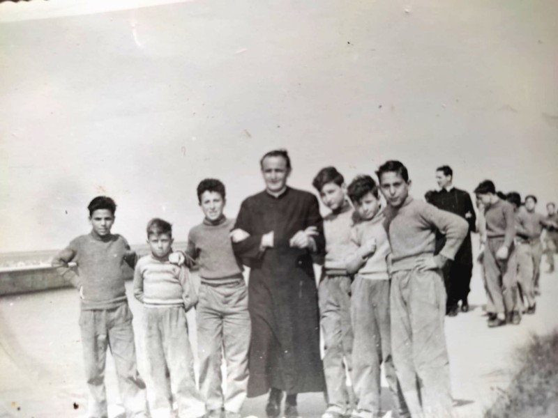 258b-258a-Lido degli Estensi, Gianni Gislon — con Casciello non so, Pasquale Altamura, Don Fusini, Gianni Gislon e Carmine Quero (taranto)..jpg