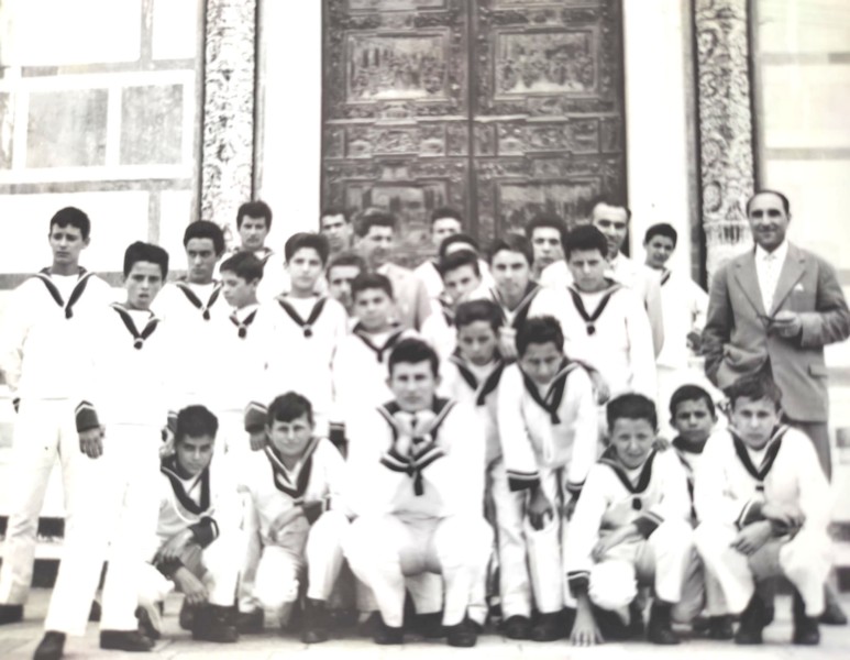 259a--Lido degli Estensi fine anni '50  con Gianni Gislon e Pasquale Altamura..jpg