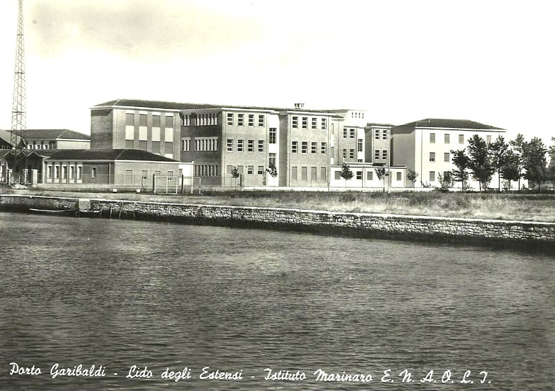 265) Scuola marinara Lido degli Estensi anni '60..jpg