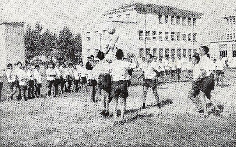 270a-La pallavolo uno degli sporto preferiti a P. Garibaldi.jpg