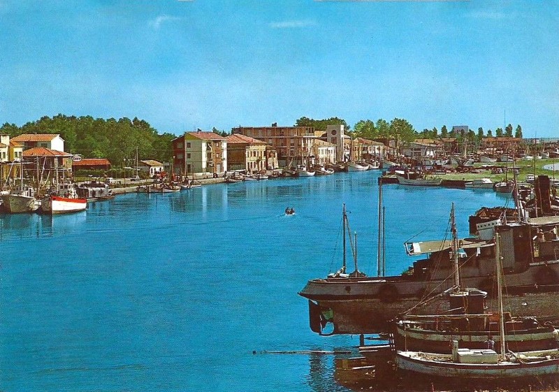 514-Porto Garibaldi e Lido degli Estensi - Porto Canale anno 1968..jpg