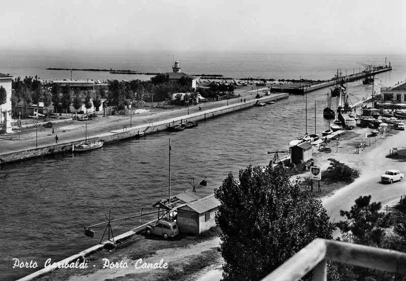 525-Porto canale anni '50..jpg