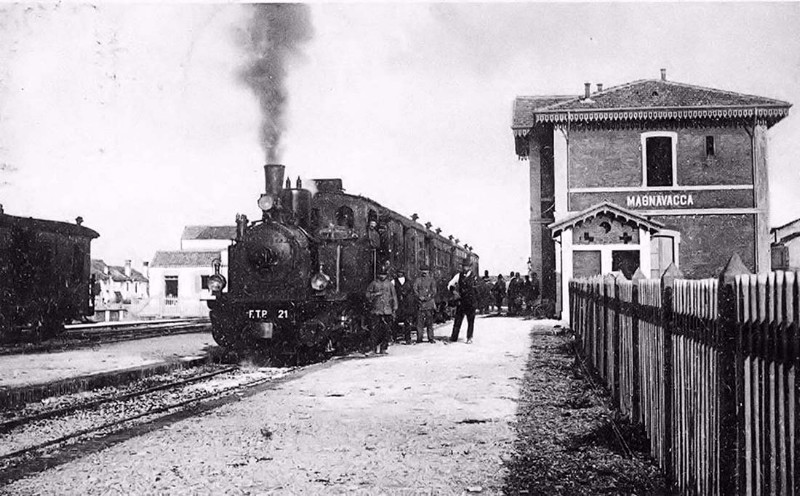 553-Porto Garibaldi - quando a Magnavacca arrivava il treno (1911-1931).jpg