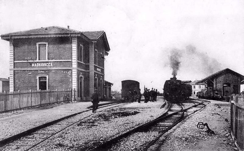 555-Magnavacca, arriva il treno, anni '30.jpg