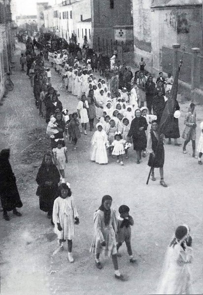 17b -1930 - Porto Garibaldi - Festa dell'Immacolata - Si è sempre festeggiata la prima domenica di giugno, poi la processione in mare con il tributo ai caduti..jpg