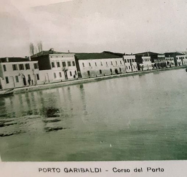 31c-Porto Garibaldi - Corso del Porto anno 1927..jpg