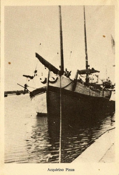 35g-I Trabaccoli di Magnavacca, L'ACQUIRINO PINZA, costruito nei cantieri navali di Pesaro, fu varato nell'Anno 1921, commissionato nel 1919 dall'Armatore di Porto Garibaldi Sig.ra IMELDE BONNET PINZA.jpg