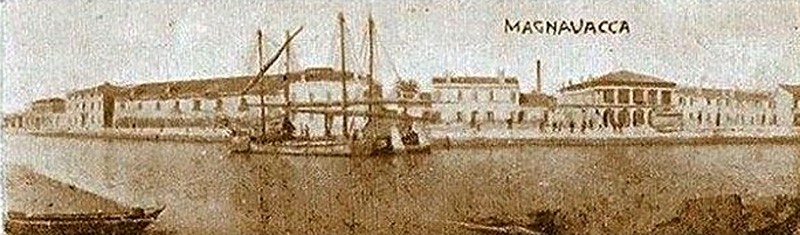 37f-Magnavacca, Porto Canale Pallotta nel 1908 - panorama lungo Piazza Garibaldi (oggi Via Matteotti).jpg