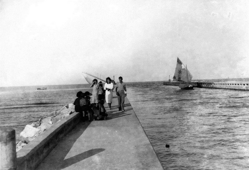 121-Porto Garibaldi - Ingresso Portocanale anni '30..jpg