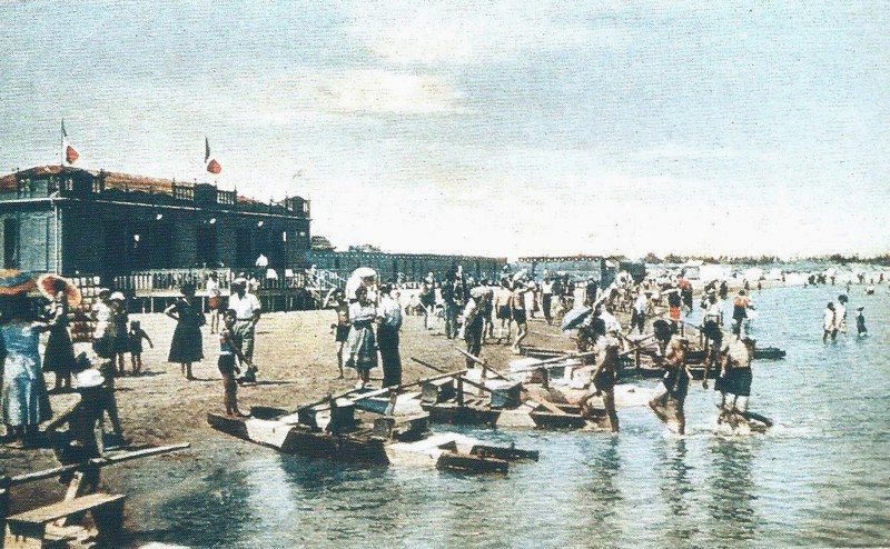 130a-Porto Garibaldi-Spiaggia anno 1935, i ferraresi si portavano a Magnavacca in bicicletta prima e col TRINEN poi..jpg