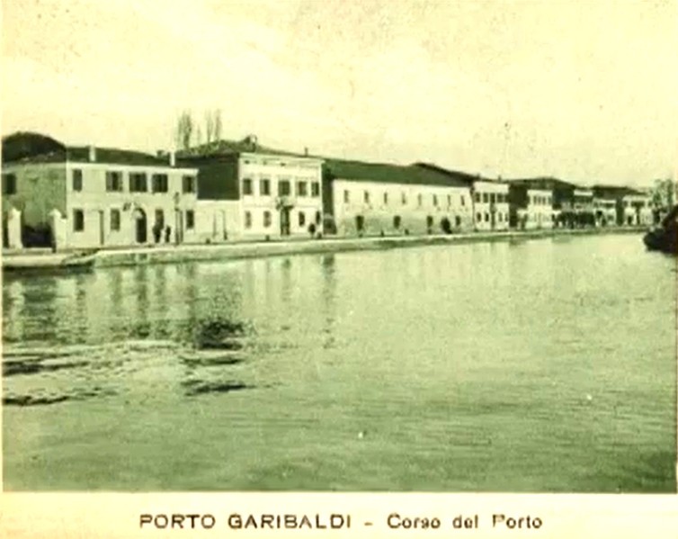 130d-Porto Garibaldi - Corso del Porto.jpg