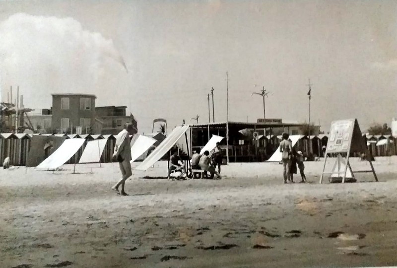 182d-Anni '50 stabilimento balneare Nettuno di Vitali Antonio Giuseppe....jpg