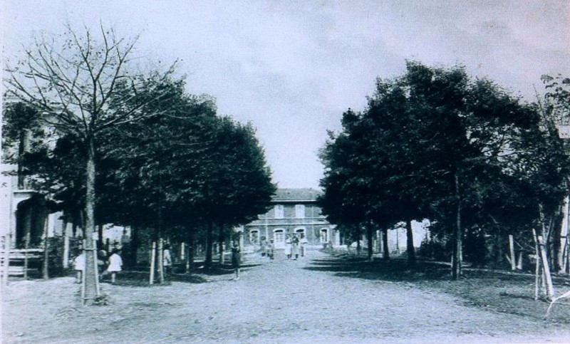 191b-MAGNAVACCA - La stazione - Via Nino Bonnet e parco delle Rimembranze anni '30.jpg