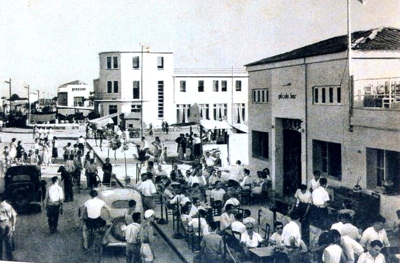 191c-LA MARINA - Porto Garibaldi - il primo -Piccolo Bar- anni '50..jpg